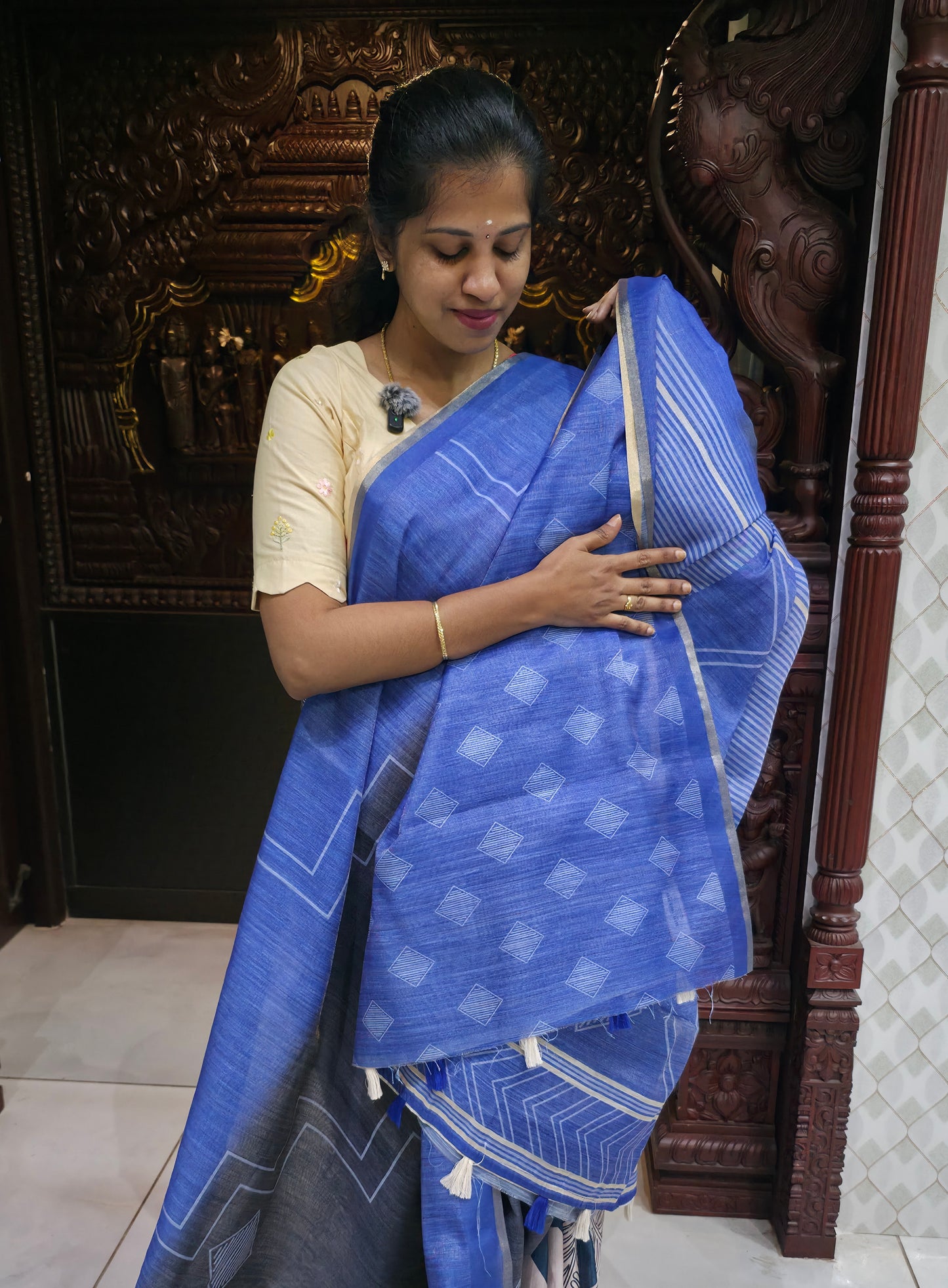 Shimmery Tissue Linen Saree | DSAD037