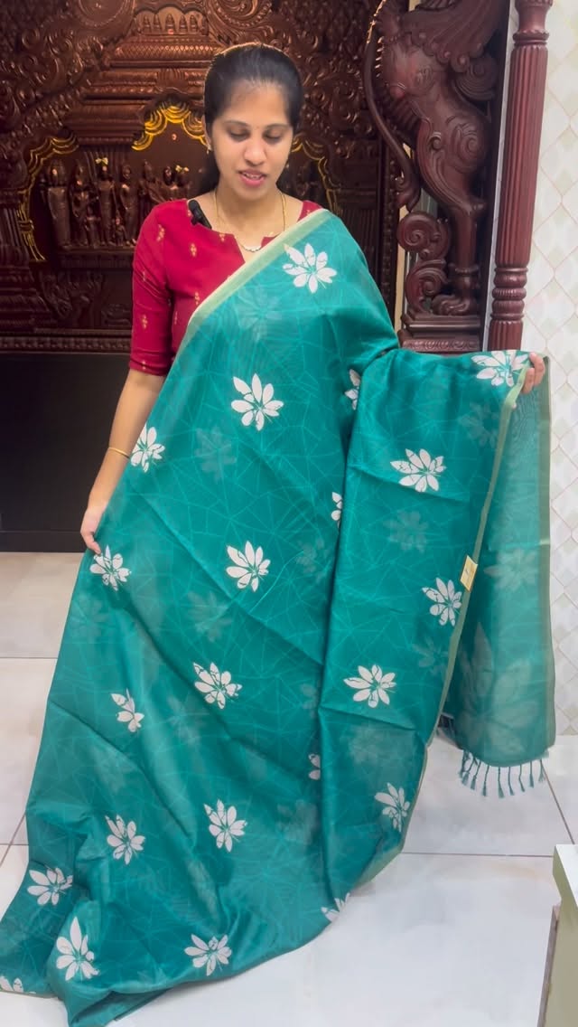 Fancy Chanderi Cotton Sarees✨

Product search code : DSAD025

Budget friendly ✅
Lightweight ✅
Easy m