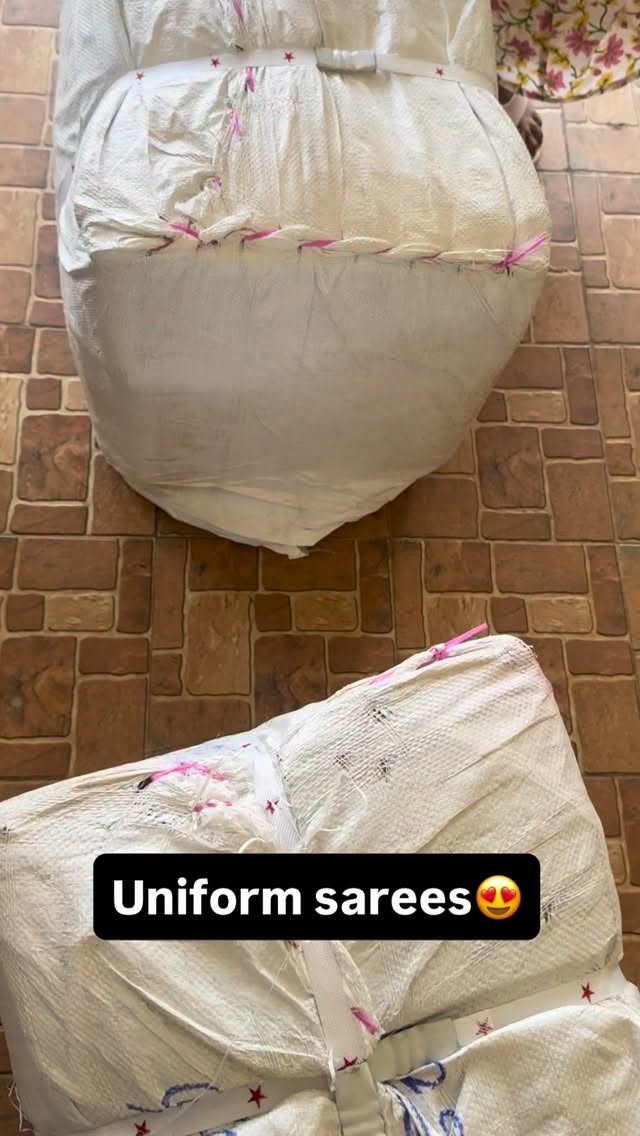 Uniform sarees😍