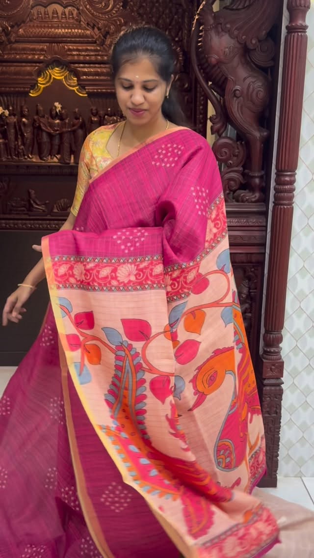 Product code : DSAD024

Fancy Cotton Sarees with tiny zari sindoori checked saree

With kalamkari pa